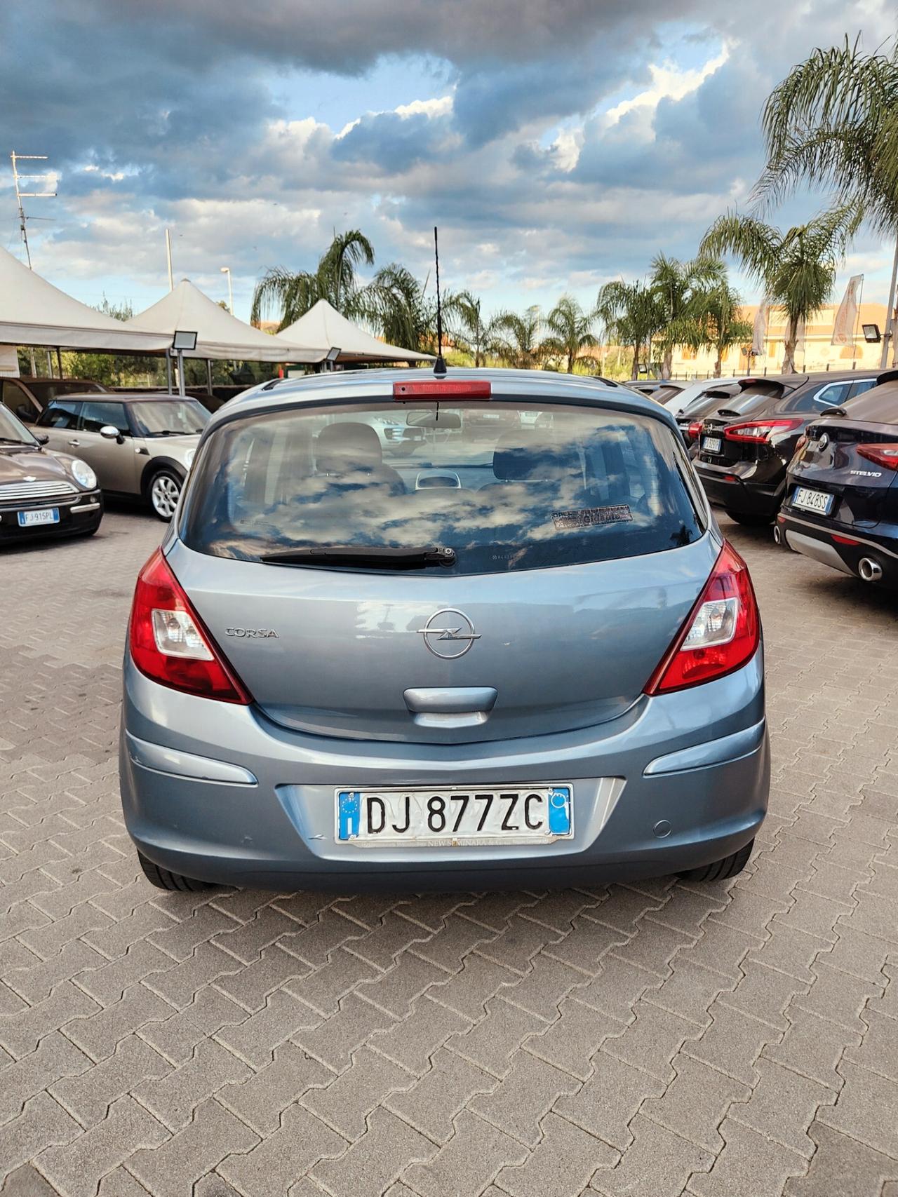 Opel Corsa 1.2 5 porte benzina