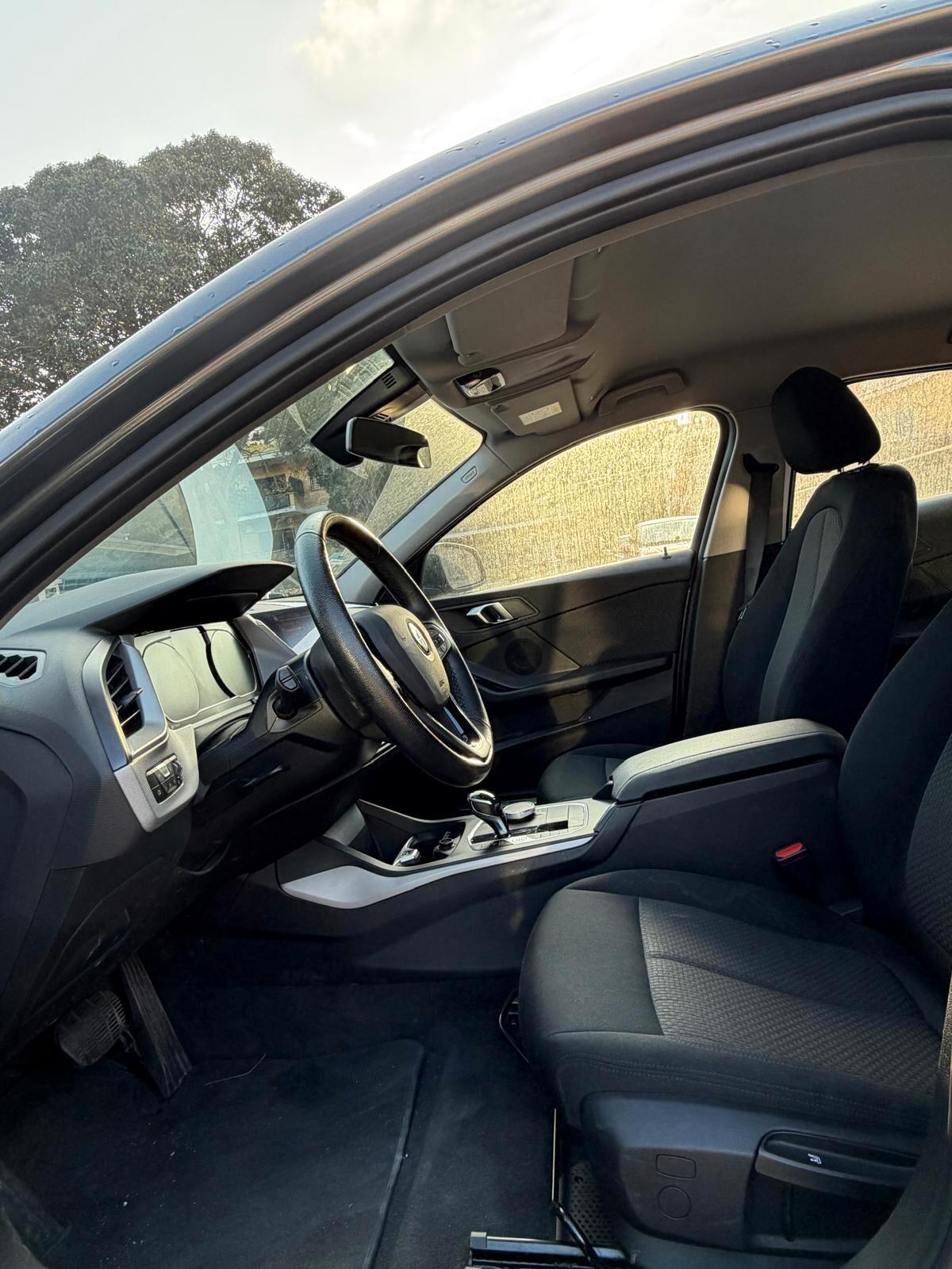 Bmw 116 116d 5p. Advantage