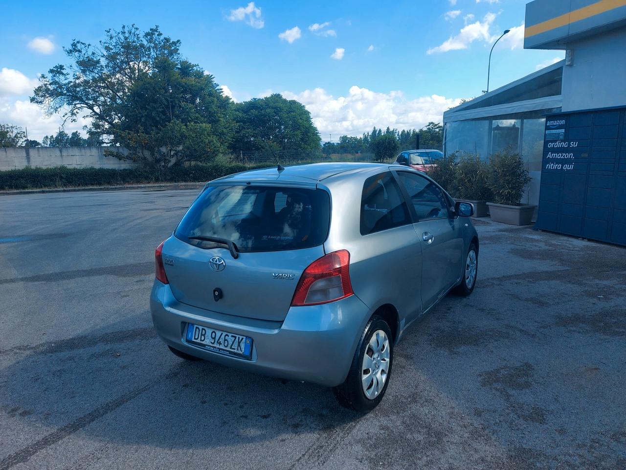 Toyota Yaris 1.0 3 porte Sol clima ecc.