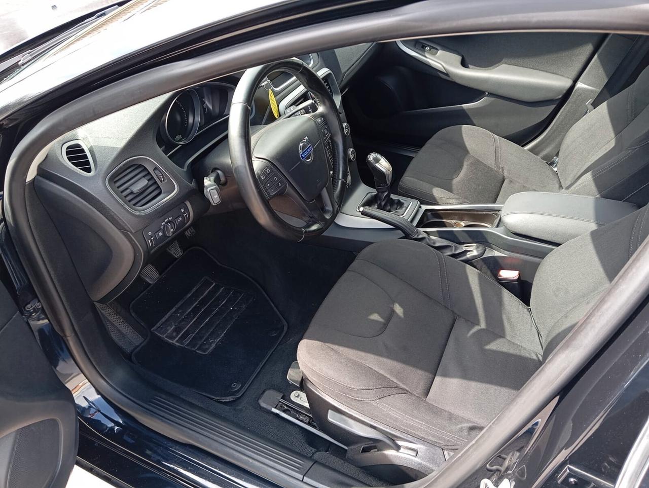 Volvo V40 D2 1.6 Summum