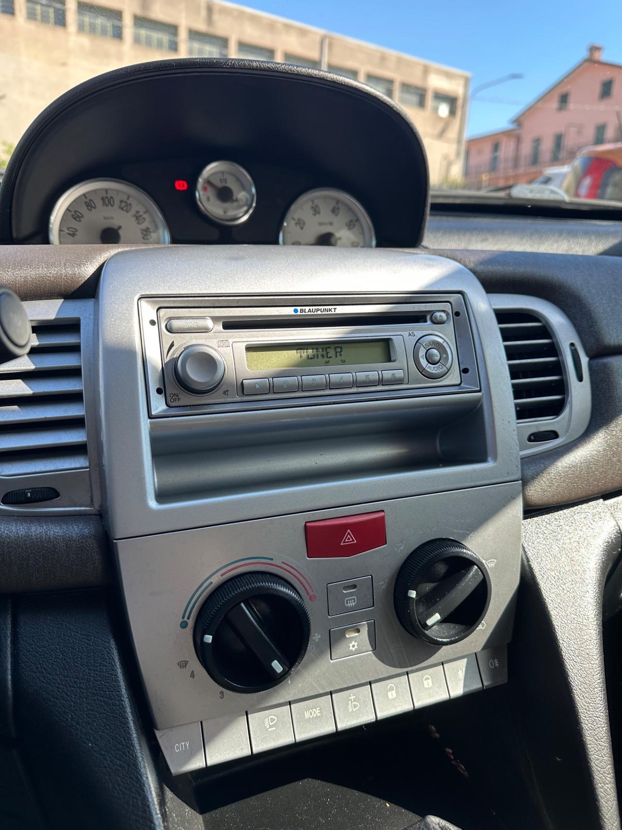 Lancia Ypsilon 1.2 Argento