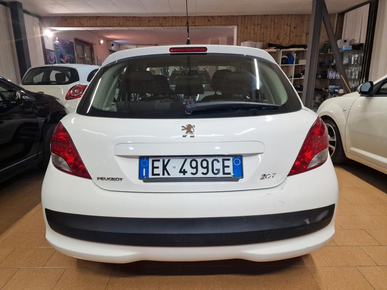 Peugeot 207 1.4 HDi 70CV 5p, 151 mila chilometri ok neopatentati
