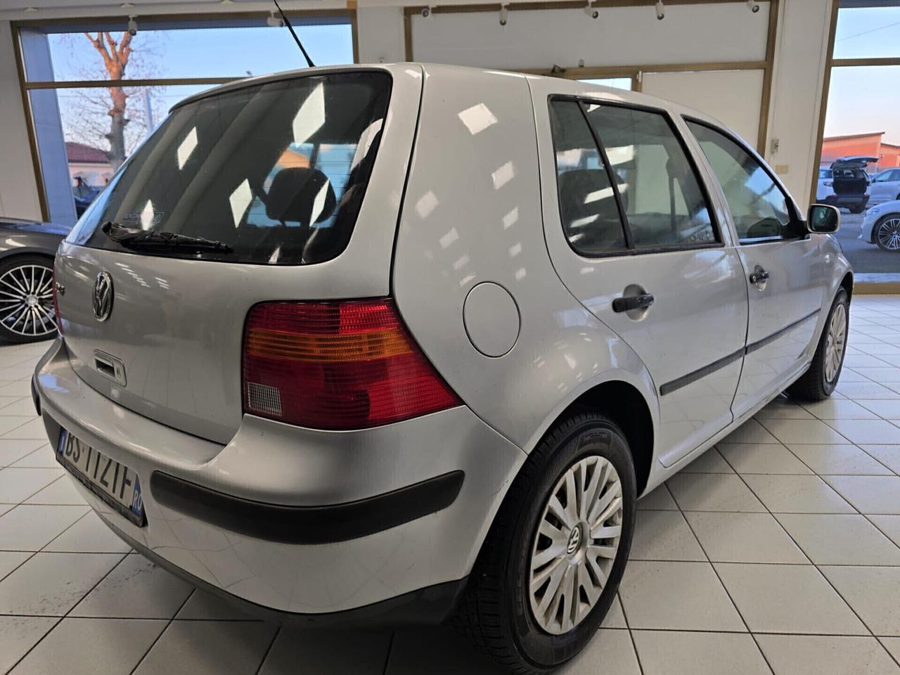 Vw Golf 1.4 16V cat 5 porte unic. prop.