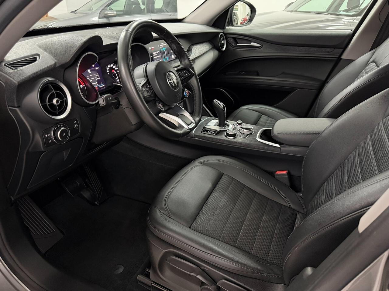 Alfa Romeo Stelvio 2.2 TD 190 CV EXECUTIVE 19" TAGLIANDATA