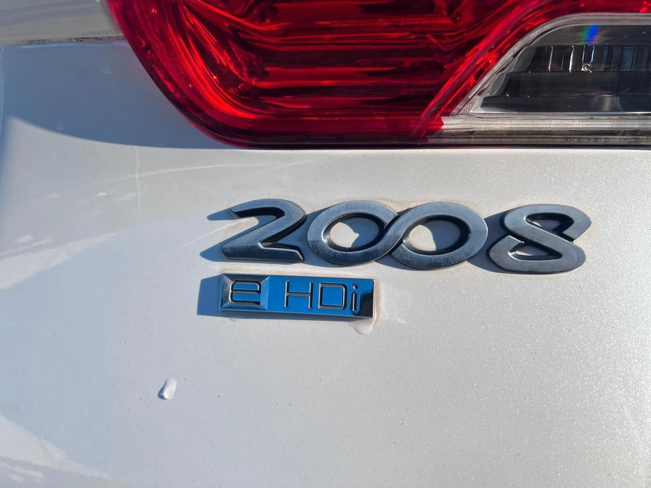 Peugeot 2008 1.6 e-HDi 92 CV Stop&Start Urban Cross