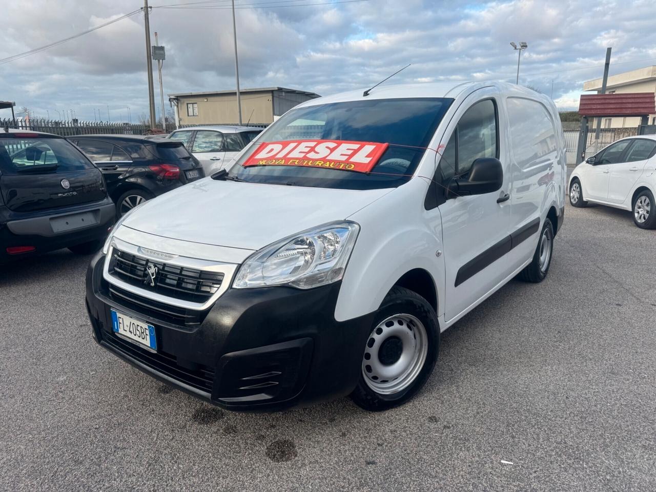 Peugeot Partner Passo Lungo con Porta Laterale Euro 6B