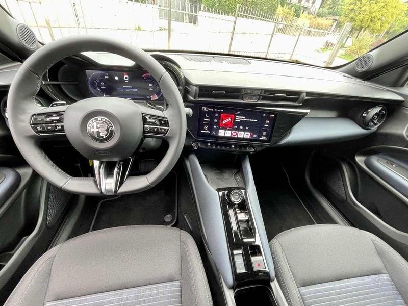 Alfa Romeo Junior 1.2 136 CV Hybrid eDCT6 - AZIENDALE