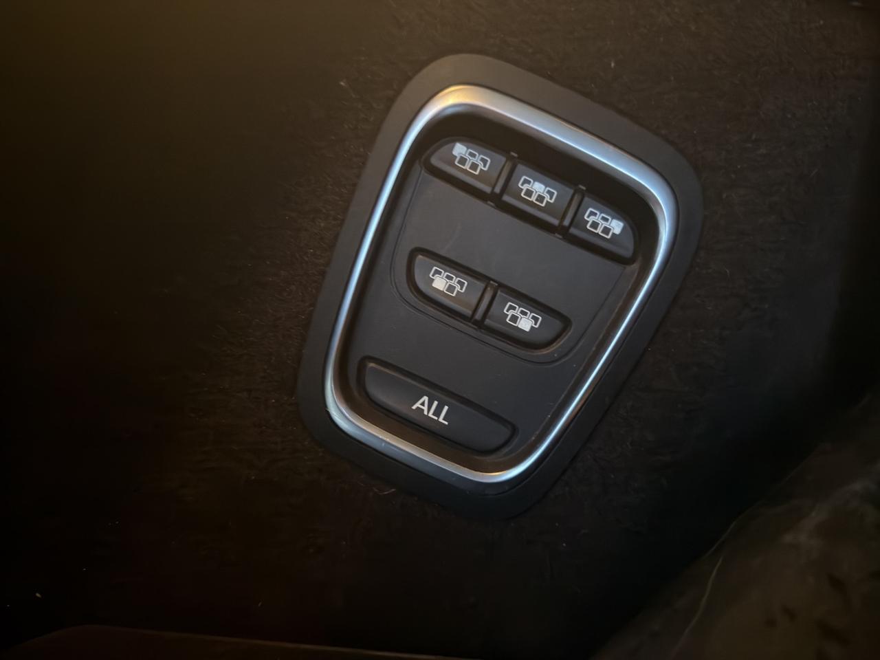 Renault Espace dCi 160CV EDC Energy Initiale Paris 4Control 7 POSTI