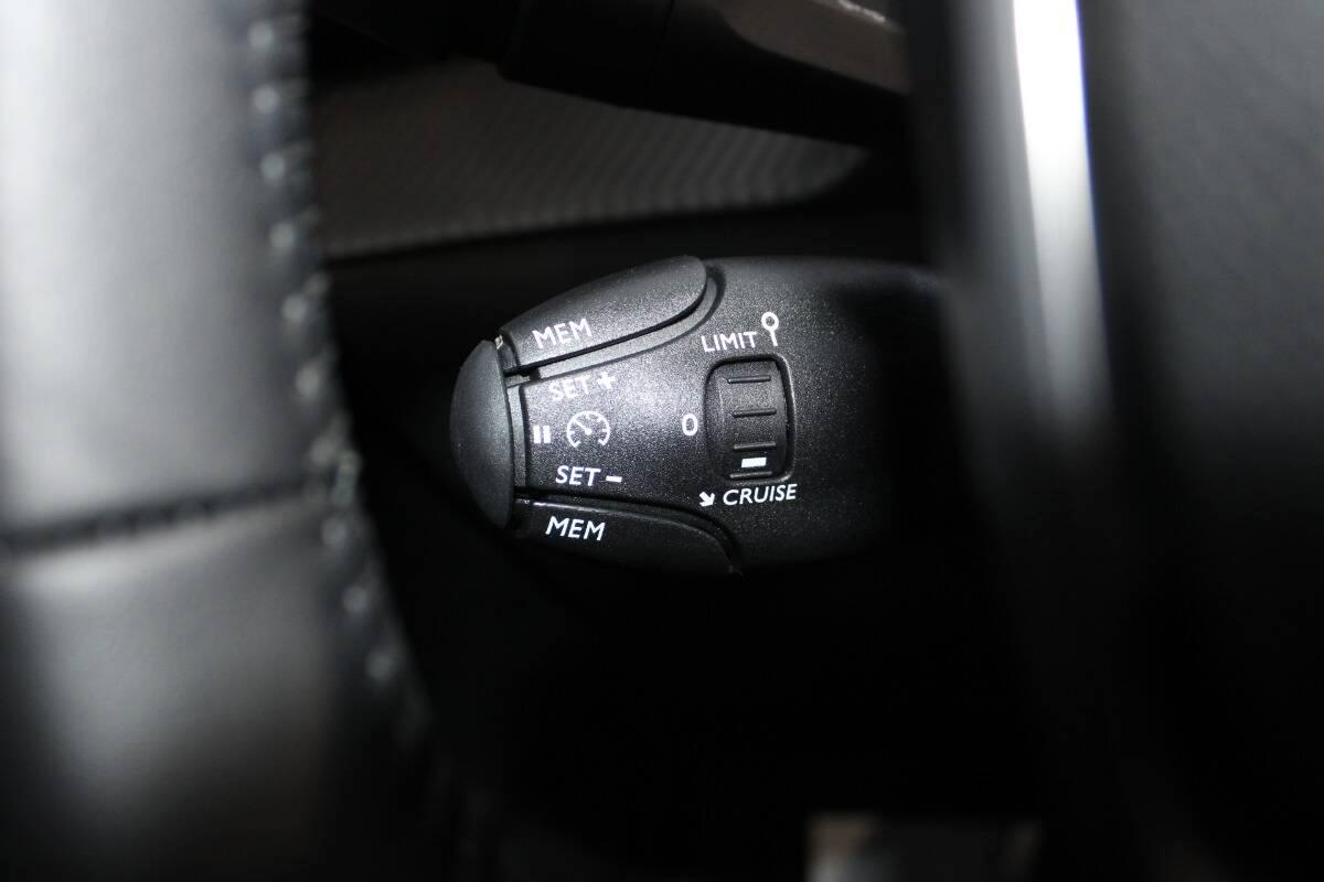 Peugeot 208 1.2 puretech Allure s&s 100cv Con NAVIGATORE