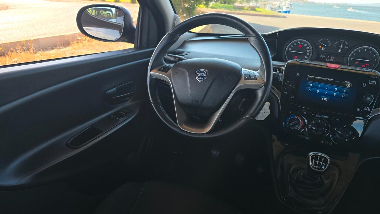 Lancia Ypsilon 1.0 FireFly 5 porte S&S Hybrid Alberta Ferretti