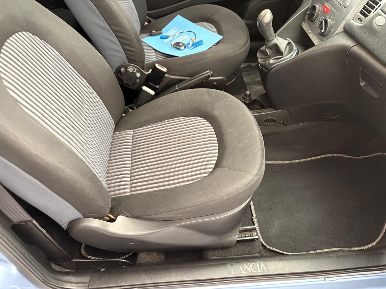 Lancia Ypsilon 1.3 MJT 90 CV Oro