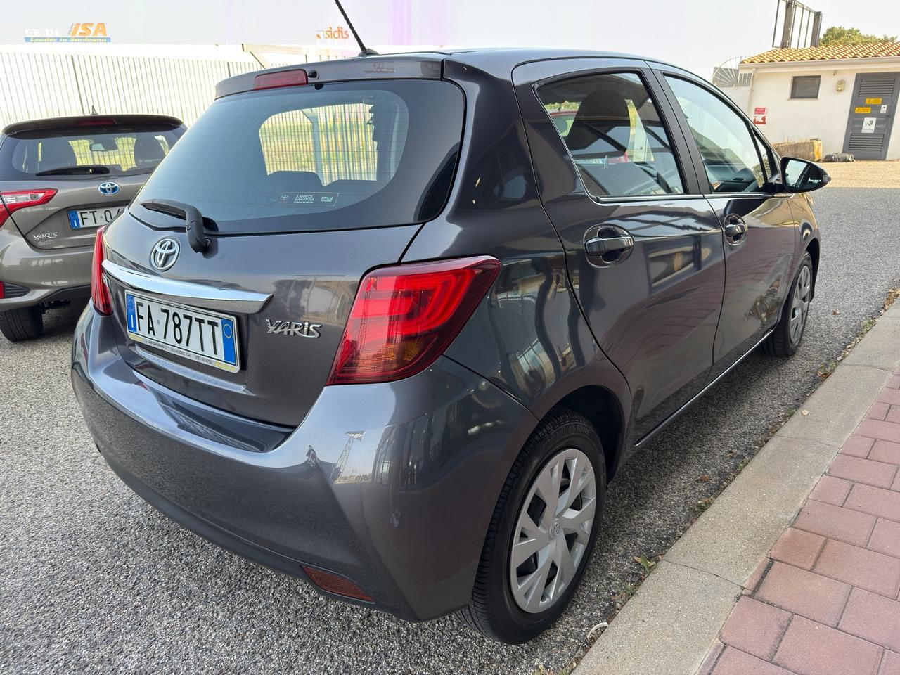 Toyota Yaris 1.4 D-4D 5 porte Active my16"