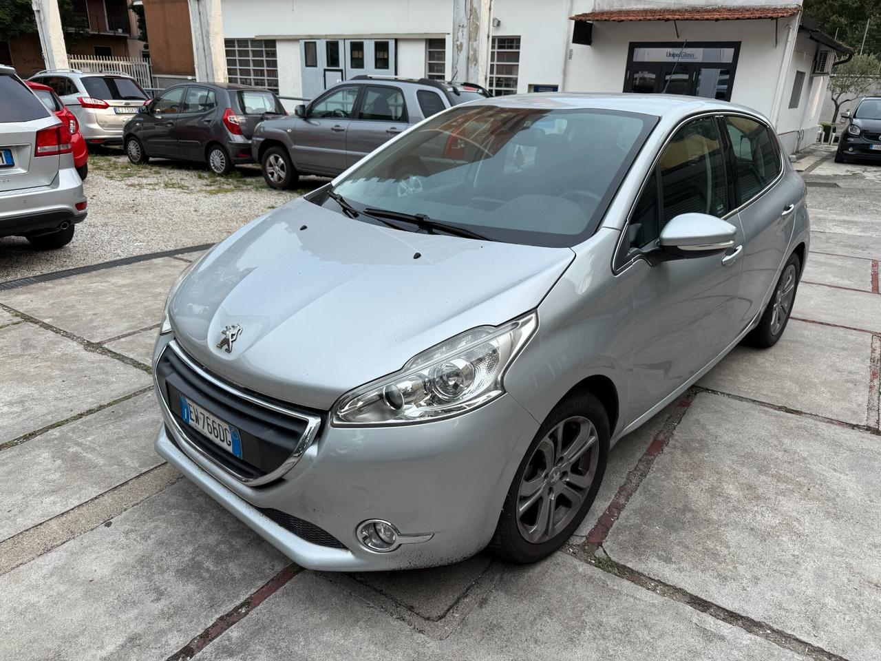 Peugeot 208 1.4 HDi 68 CV 5 porte Allure OK NEOPATENTATI