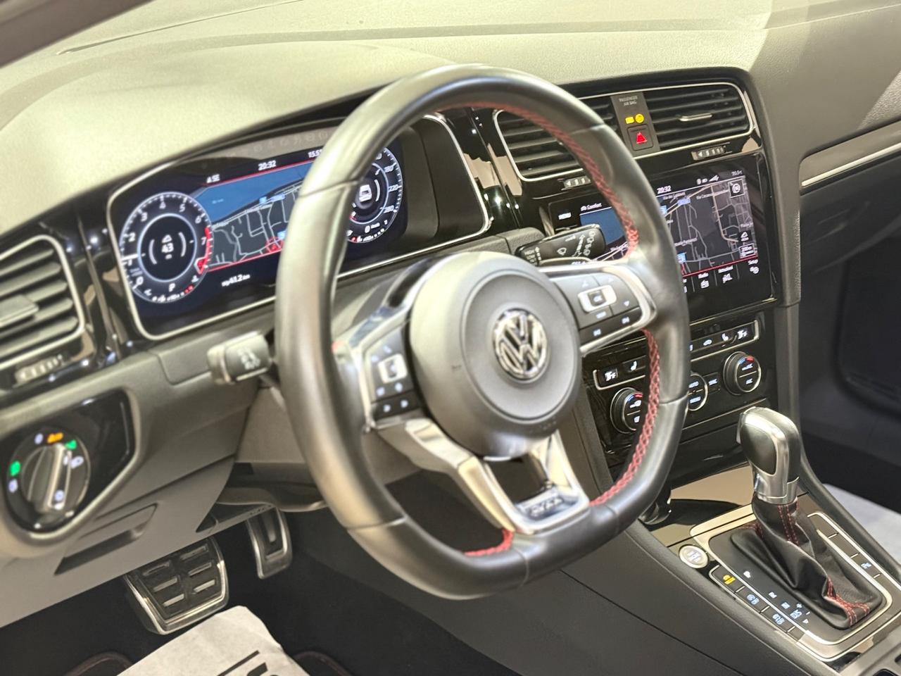 Golf GTI 2.0 TSI 245cv DSG Performance