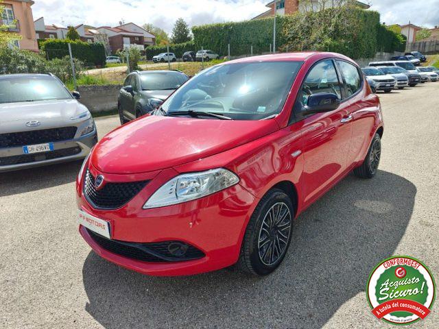 LANCIA Ypsilon 1.2 69 CV 5 porte Gold