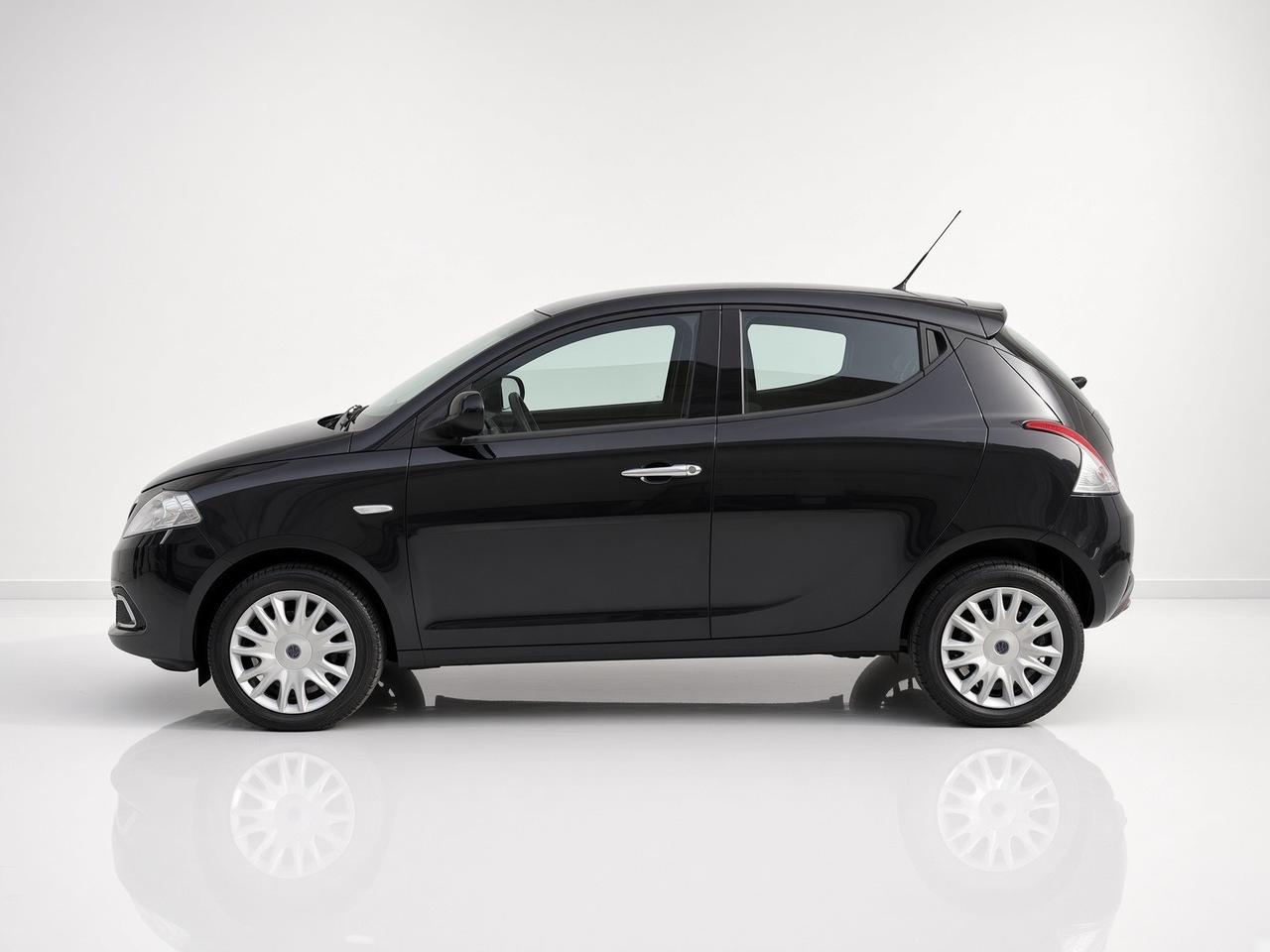 Lancia Ypsilon 1.2 69 CV Silver 2013