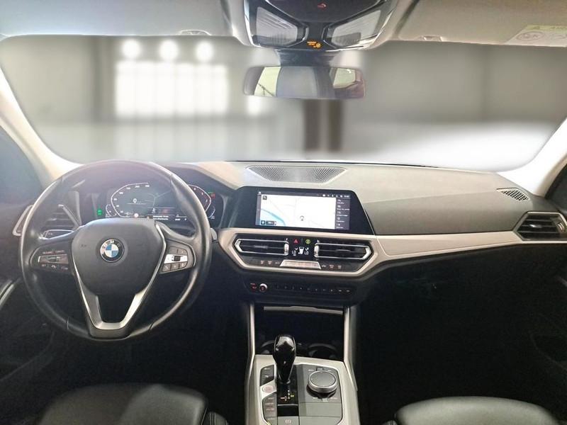 BMW 318 48V Business Advantage Touring auto