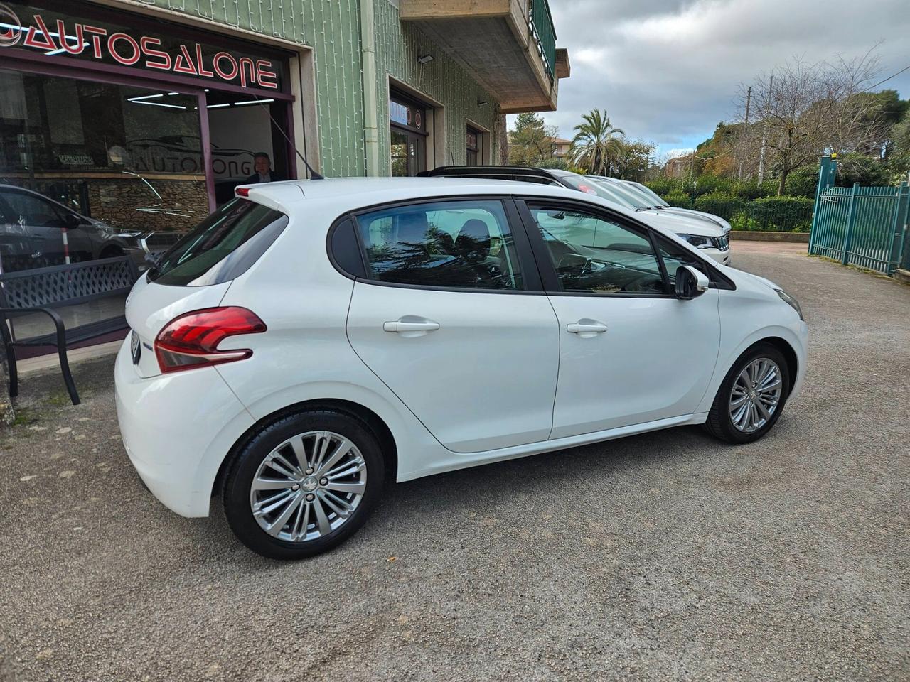 Peugeot 208 BlueHDi 75 5 porte Allure