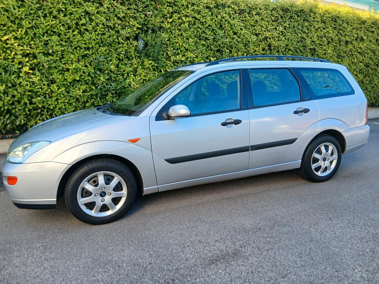 Ford Focus 1.6i 16V cat SW Ambiente pronta consegna