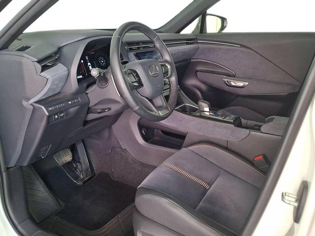 Lexus LBX 1.5 Hybrid Cool 2WD
