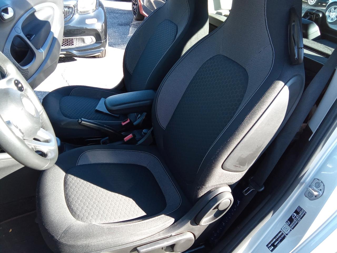 Smart ForTwo EQ Ushuaïa Silver Matt 22kW