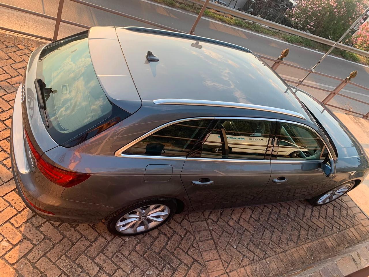 Audi A4 Avant 30 TDI S tronic Business