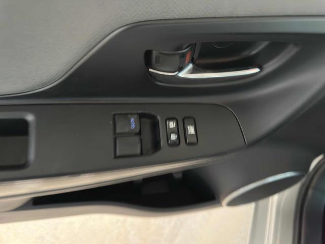 TOYOTA Yaris 1.5 Hybrid 5 porte Active AUTOMATICA PER NEOPATENT