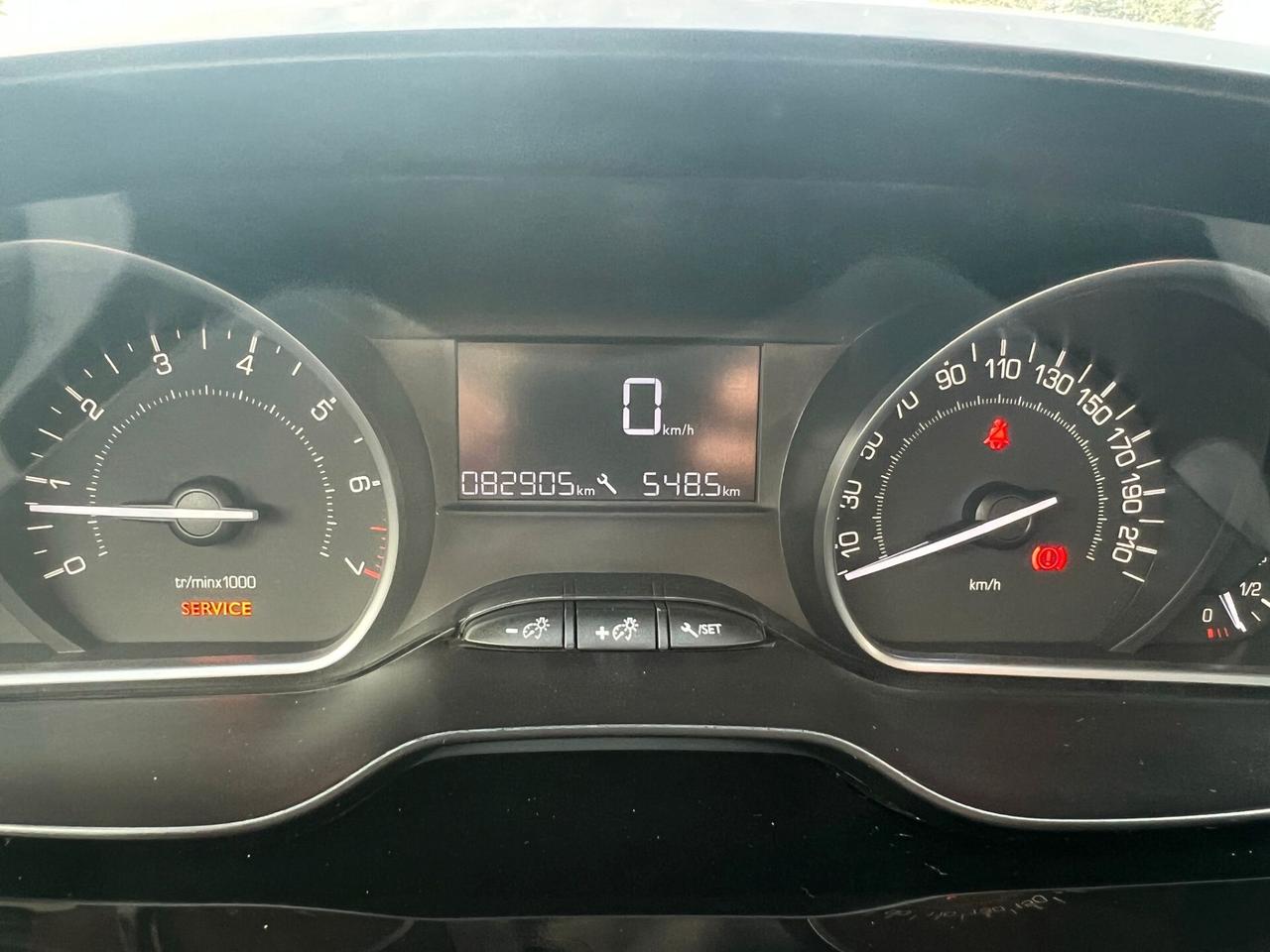 Peugeot 208 2015 5p 1.2 puretech Allure 82cv*82000km*OK NEOPAT