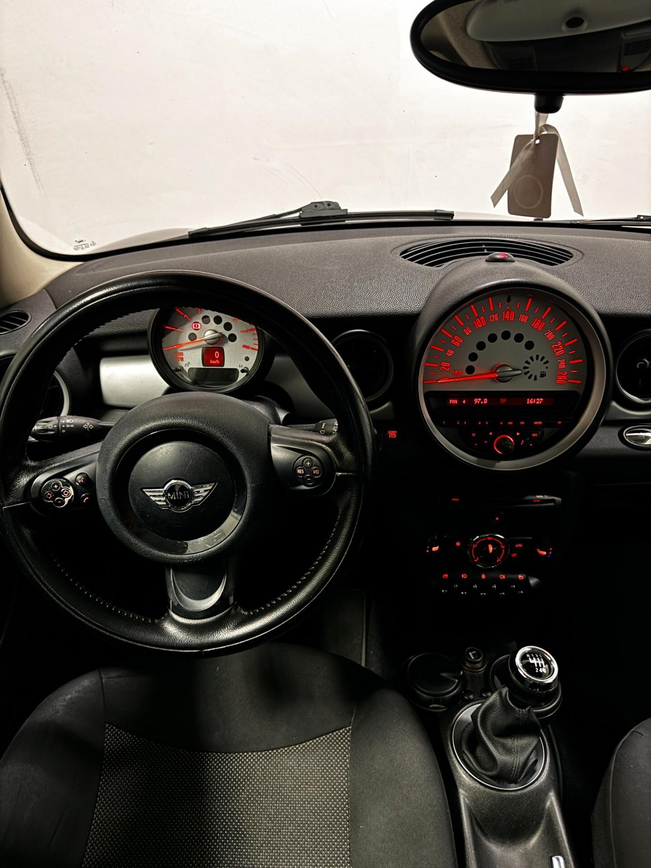Mini 1.6 16V One (55kW)