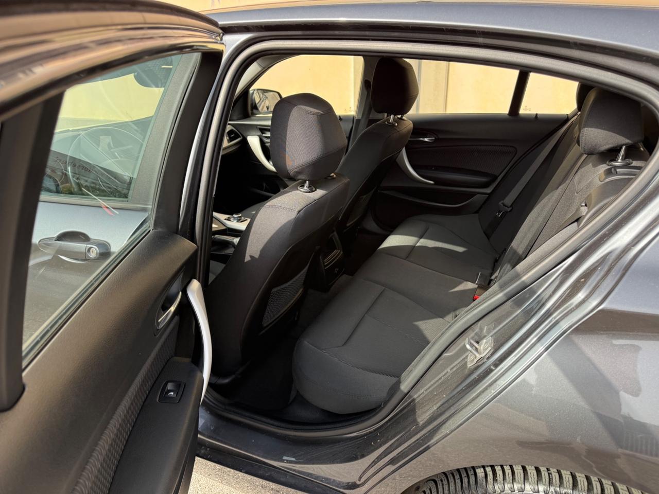 Bmw 118d 5p. Business Automatica