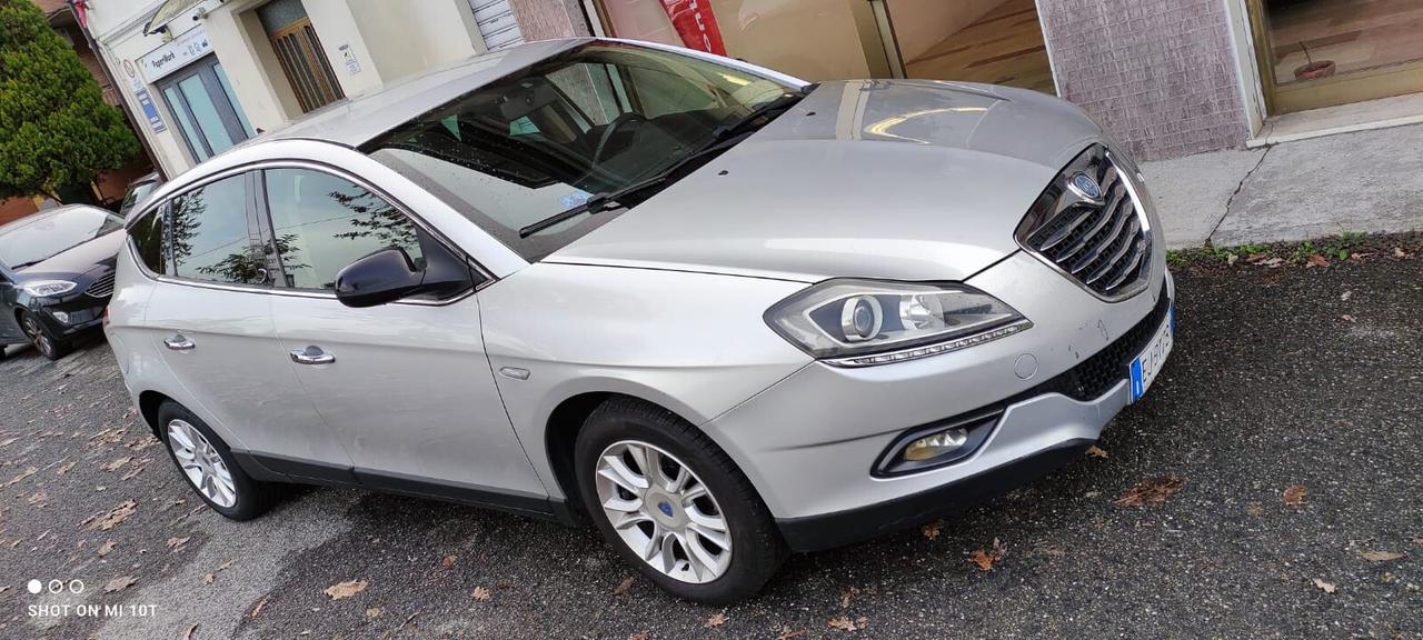 Lancia Delta 1.6 MJT DPF 105 CV Silver