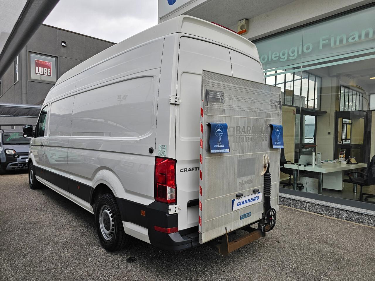 Volkswagen Crafter 35 2.0 BiTDI 177CV PL-TA CON PEDANA