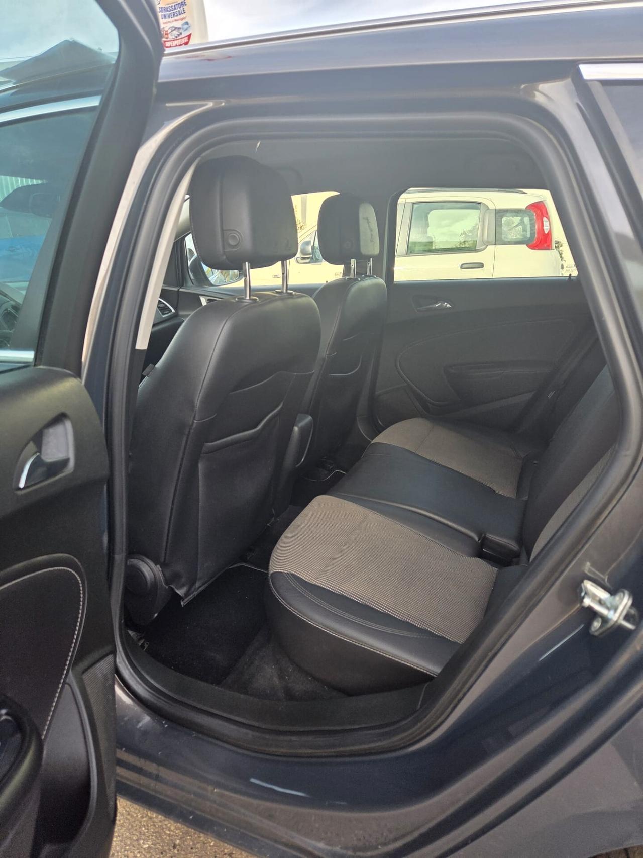 Opel Astra 1.4 Turbo 140CV Sports Tourer GPL Tech Cosmo