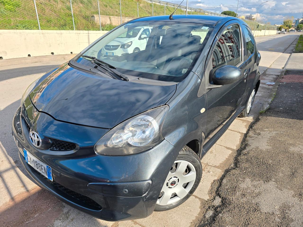 Toyota Aygo 1.0 12V VVT-i 3 porte Sol