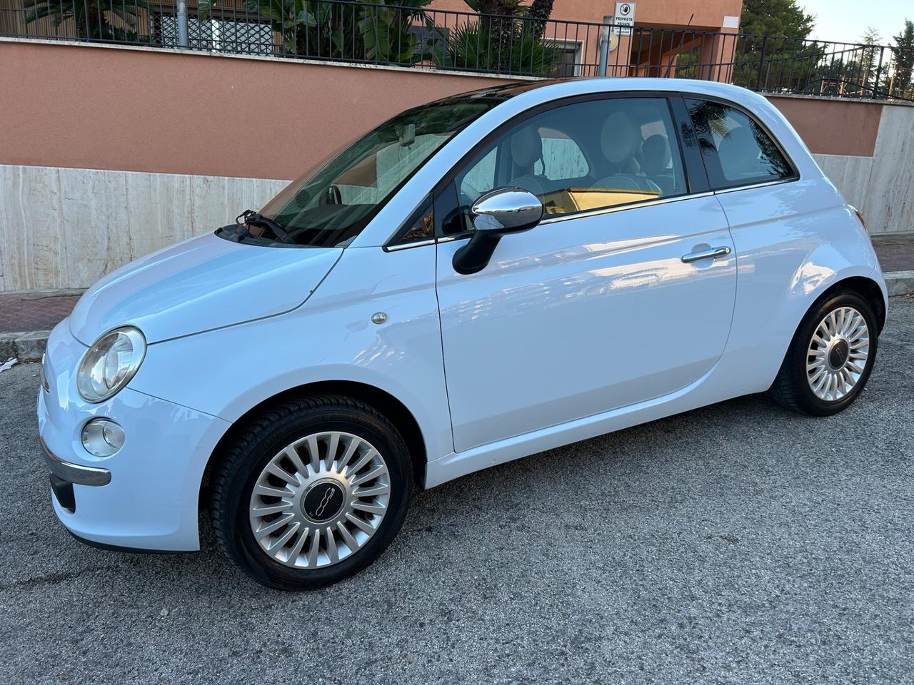 Fiat 500 1.2 Lounge ideale per neo patentati