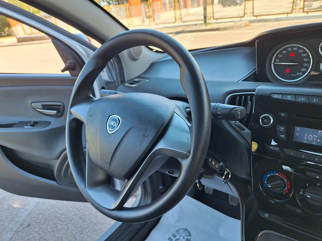 Lancia Ypsilon 1.2 69 CV 5 porte Elefantino 2015