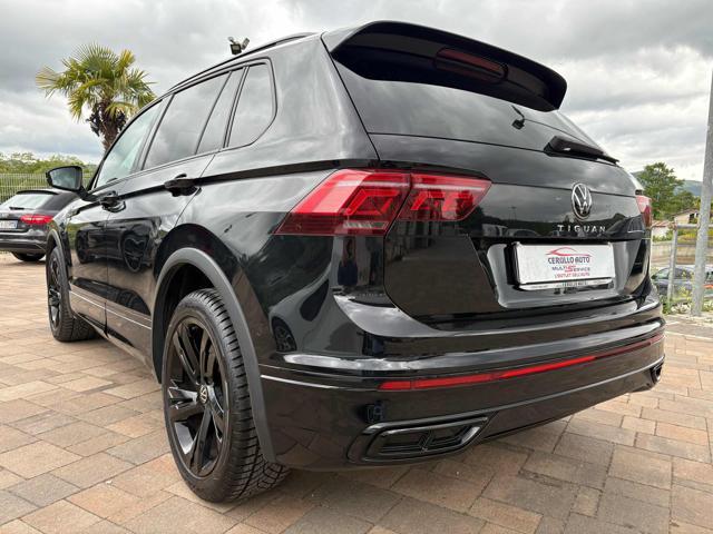 VOLKSWAGEN Tiguan 2.0 TDI 150 CV DSG R-Line TOTAL BLACK
