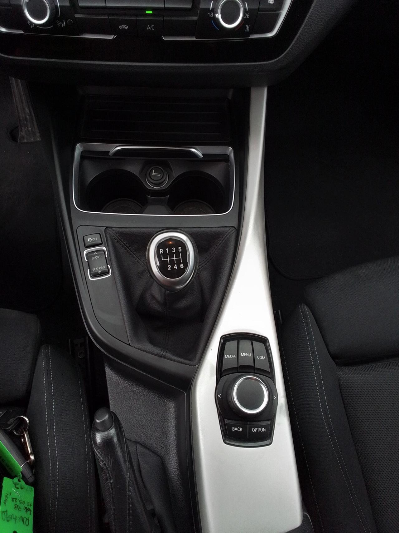Bmw 118i 5p. Advantage
