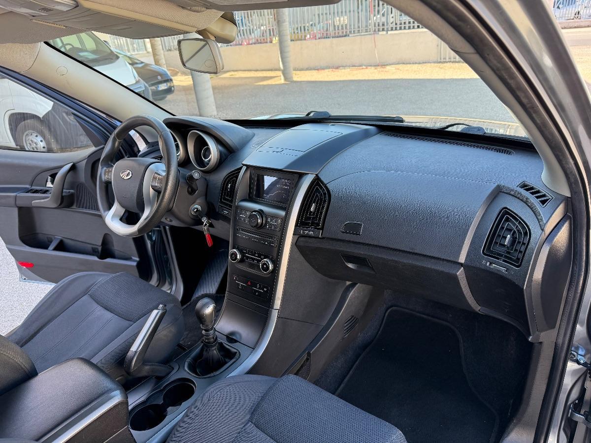 MAHINDRA - XUV500 - 2.2 16V FWD W8