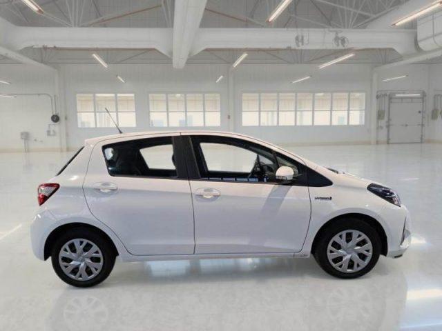 TOYOTA Yaris 1.5 Hybrid 5 porte Business