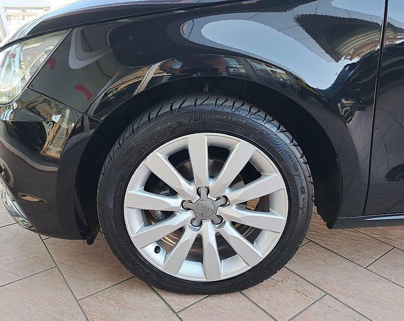 Audi A1 A1 Sportback 1.6 tdi Attraction s-tronic