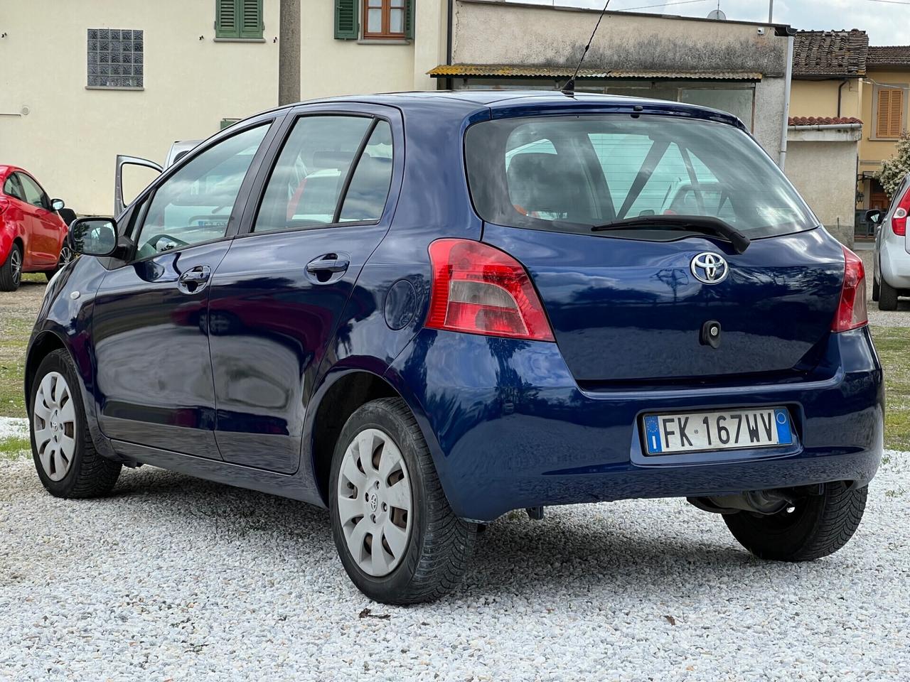 Toyota Yaris 1.0 5 porte