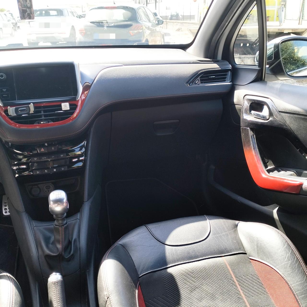 Peugeot 208 1.6 200 CV 3 porte GTi