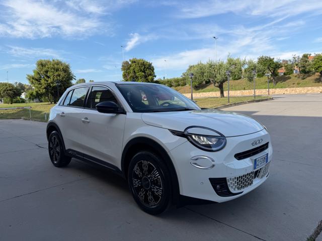 FIAT 600 HYBRID 145CV DCT MHEV+NAVI+RCAM+2PDC+LED