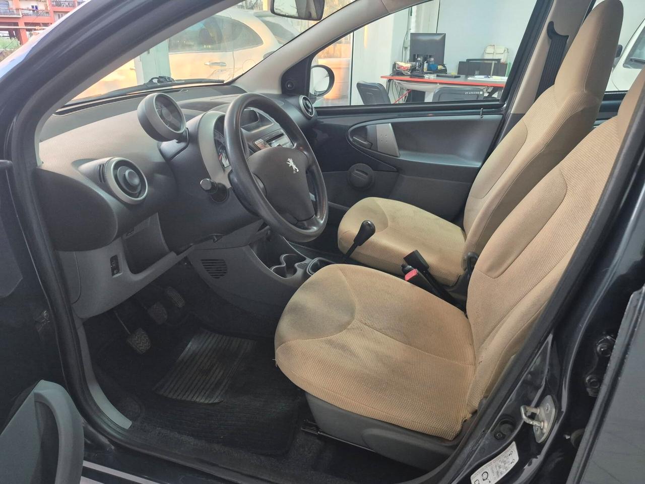 Peugeot 107 1.0 68CV 5p. Sweet Years SOLI 100000 KM