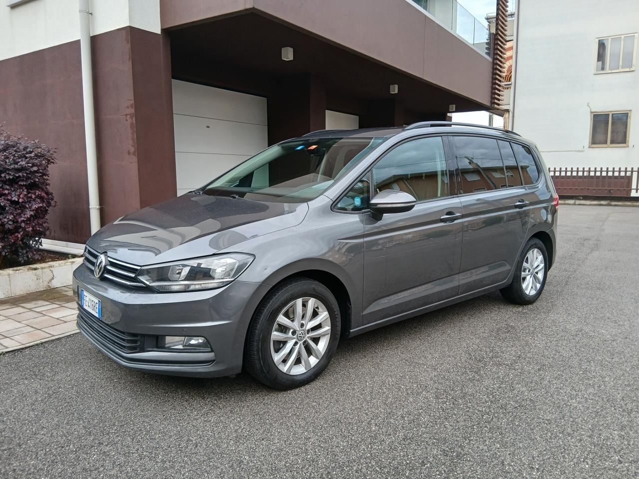 Volkswagen Touran 1.4 TSI DSG Executive BlueM 7 posti tua a € 199 mese