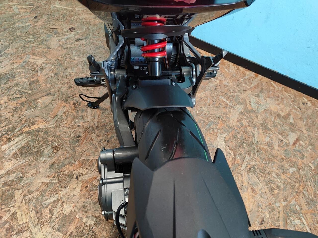 FELO FW-06: prezzo imbattibile per un modello TOP di gamma!