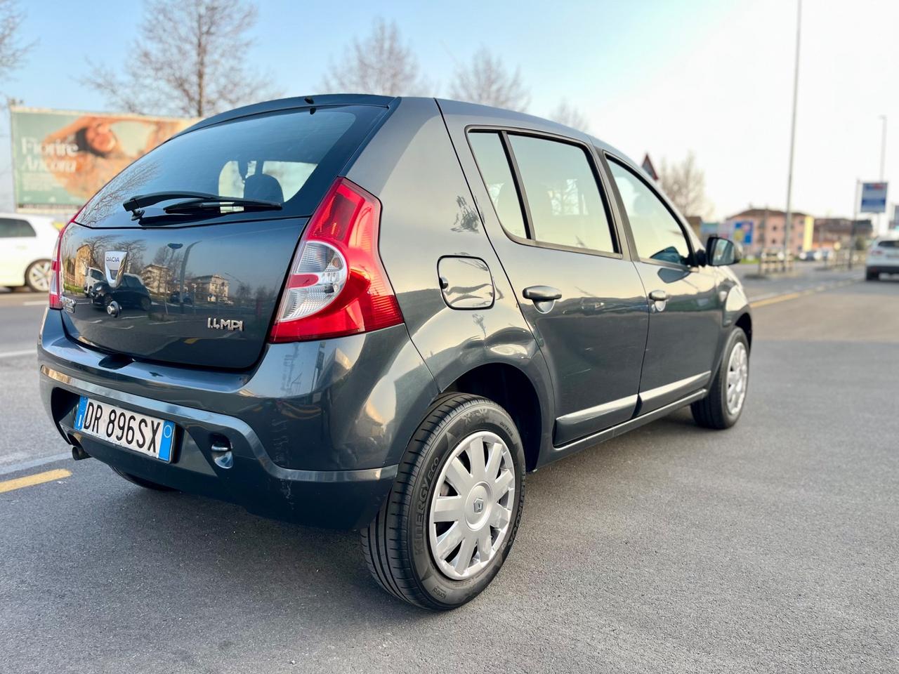 Dacia Sandero 1.4 8V Lauréate