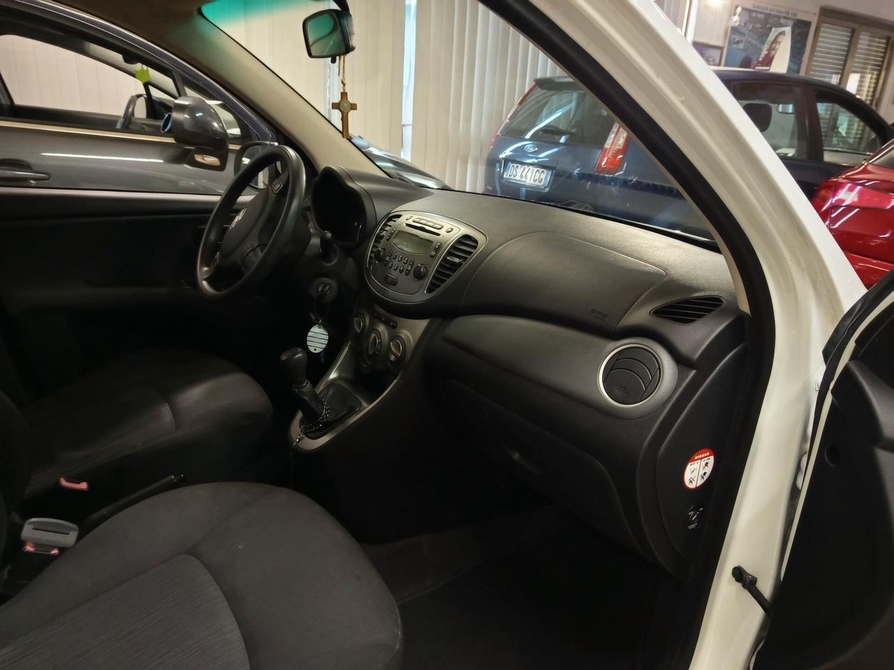 Hyundai i10 1.1 benzina, 100 Mila chilometri. Ok neopatentati