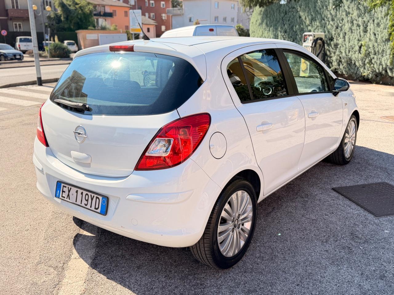 Opel Corsa 1.2 neopatentati GPL garanzia pronto uso